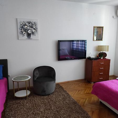 Stan U Centru Apartment Podgorica Exterior photo