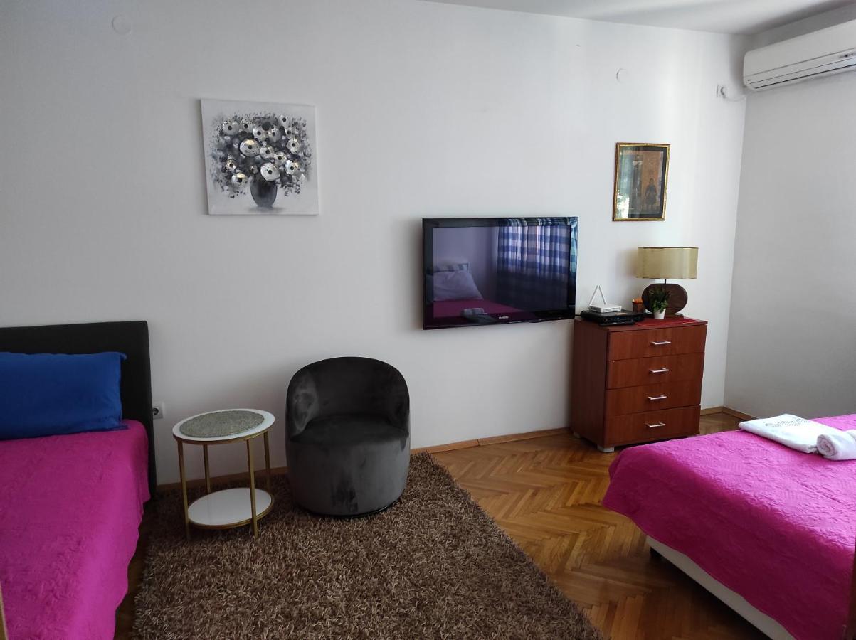 Stan U Centru Apartment Podgorica Exterior photo