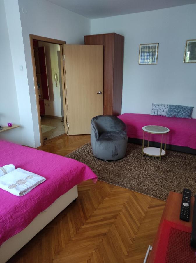 Stan U Centru Apartment Podgorica Exterior photo
