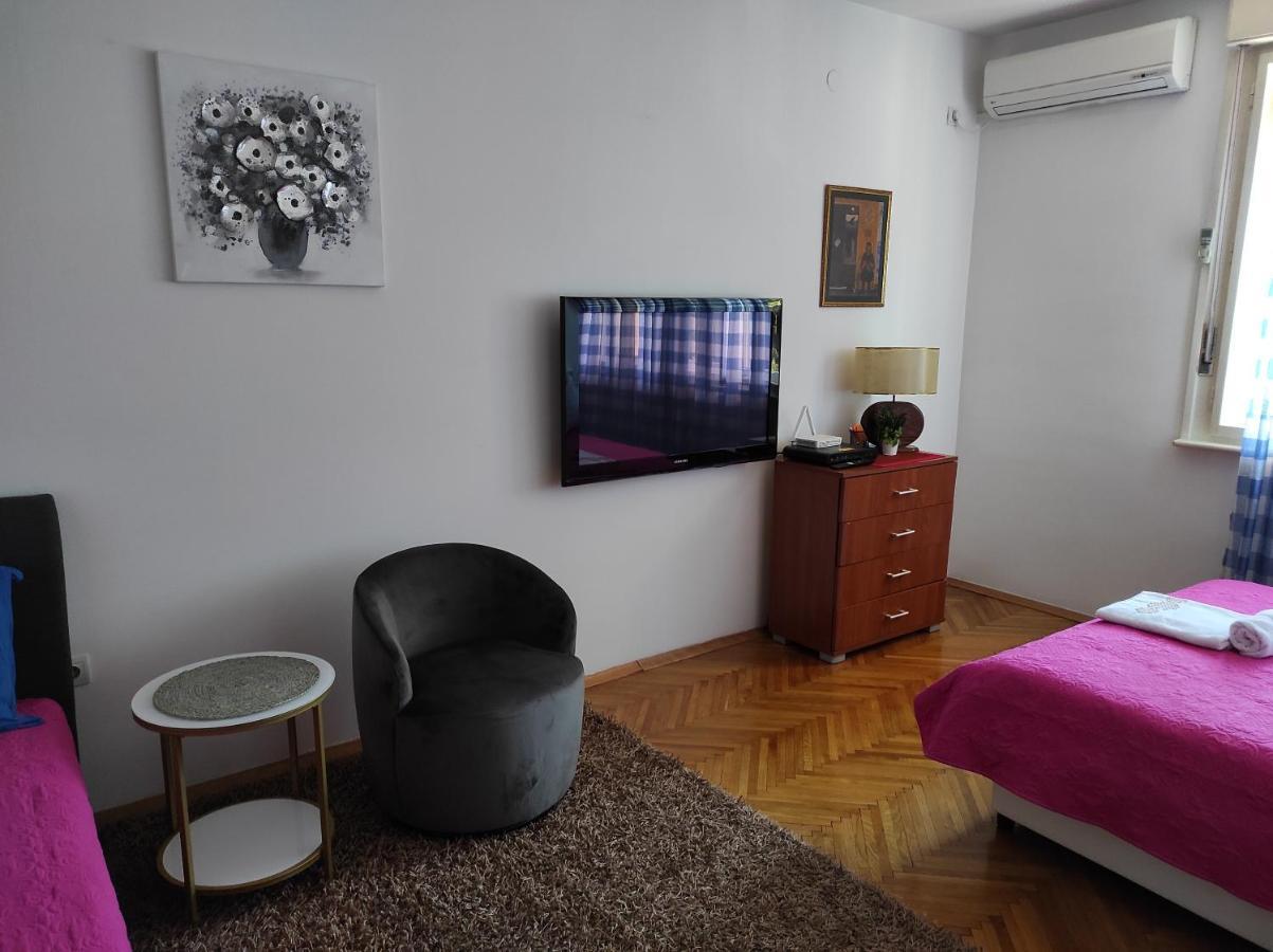 Stan U Centru Apartment Podgorica Exterior photo